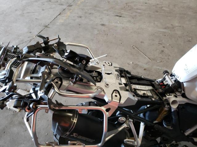 WB10M1305N6F28384 - 2022 BMW R 1250 GS ADVENTURE WHITE photo 6