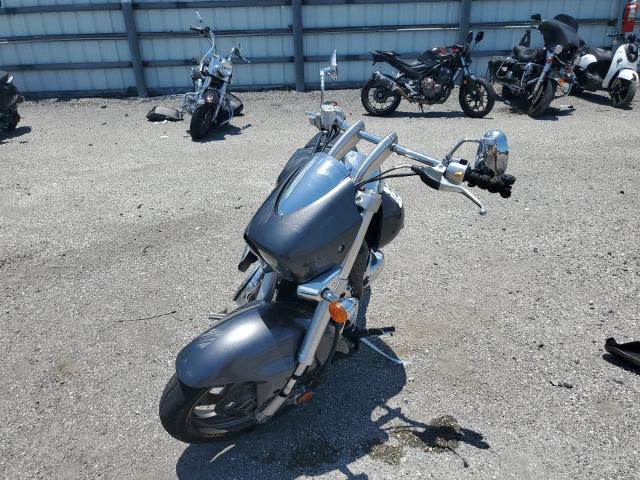 JS1VY55A6D2100198 - 2013 SUZUKI VZ1500 GRAY photo 2