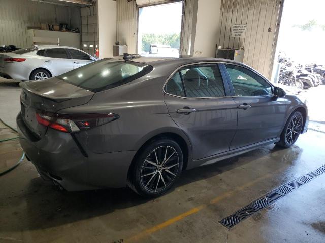 4T1G11AK7RU860237 - 2024 TOYOTA CAMRY SE NIGHT SHADE GRAY photo 3