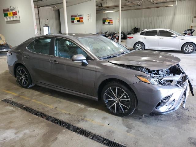 4T1G11AK7RU860237 - 2024 TOYOTA CAMRY SE NIGHT SHADE GRAY photo 4