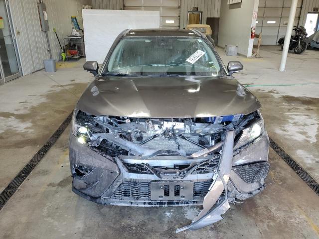 4T1G11AK7RU860237 - 2024 TOYOTA CAMRY SE NIGHT SHADE GRAY photo 5