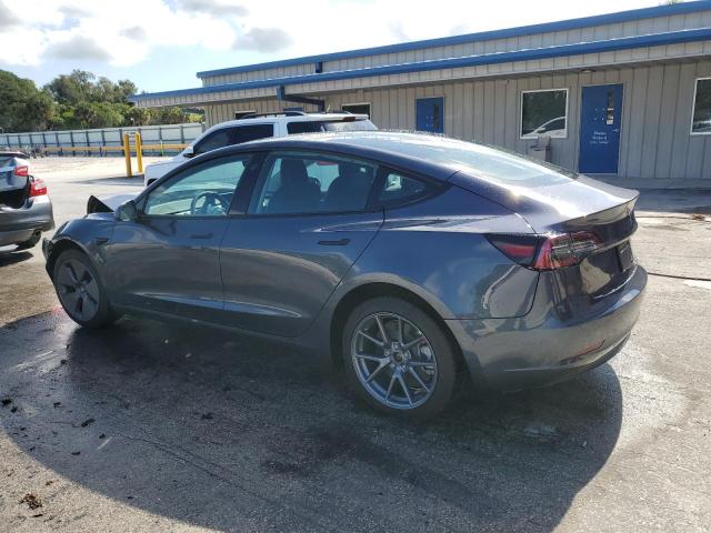 5YJ3E1EA2NF341687 - 2022 TESLA MODEL 3 GRAY photo 2