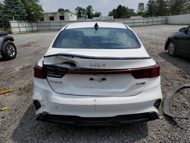 3KPF54AD7PE523649 - 2023 KIA FORTE GT LINE WHITE photo 6