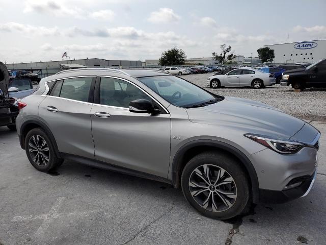 SJKCH5CR7HA023937 - 2017 INFINITI QX30 BASE SILVER photo 4