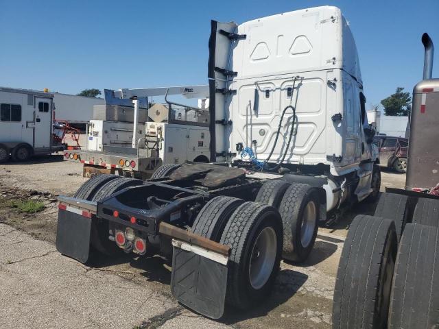 3AKJHHDR7JSJK8317 - 2018 FREIGHTLINER CASCADIA 1 Սպիտակ լուսանկար 4