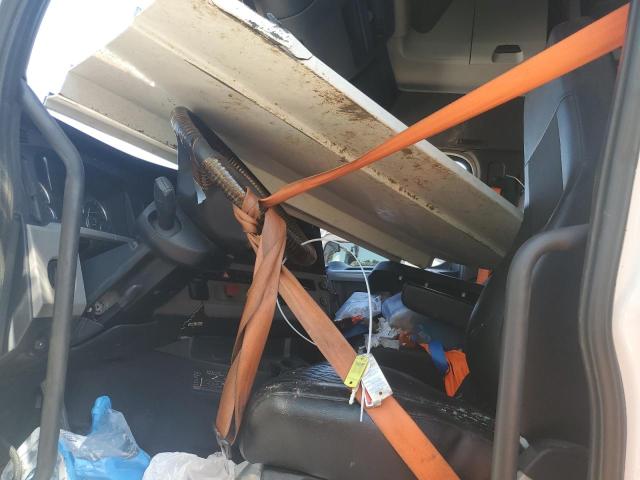 3AKJHHDR7JSJK8317 - 2018 FREIGHTLINER CASCADIA 1 Սպիտակ լուսանկար 5