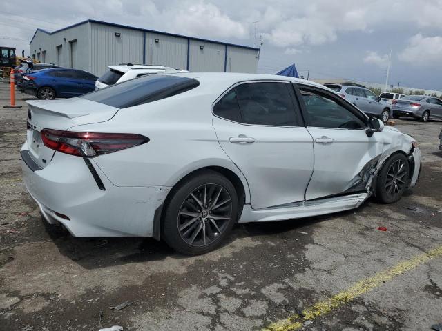 4T1S11AK2PU100613 - 2023 TOYOTA CAMRY SE NIGHT SHADE SILVER photo 3