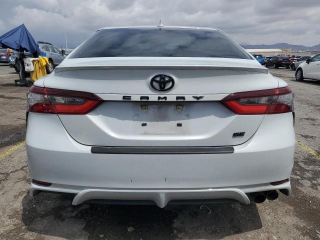 4T1S11AK2PU100613 - 2023 TOYOTA CAMRY SE NIGHT SHADE SILVER photo 6