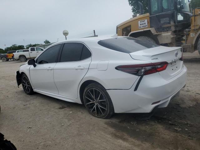 4T1G11AK3PU128006 - 2023 TOYOTA CAMRY SE NIGHT SHADE WHITE photo 2