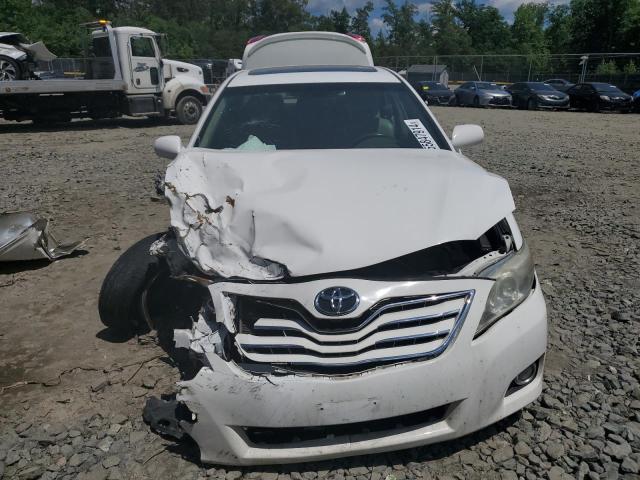 4T1BF3EK6AU523919 - 2010 TOYOTA CAMRY BASE WHITE photo 11