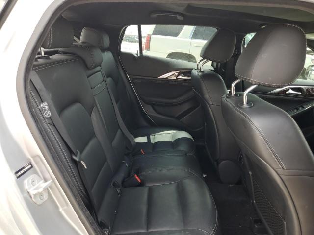 SJKCH5CP5JA049408 - 2018 INFINITI QX30 BASE 银色 照片 10