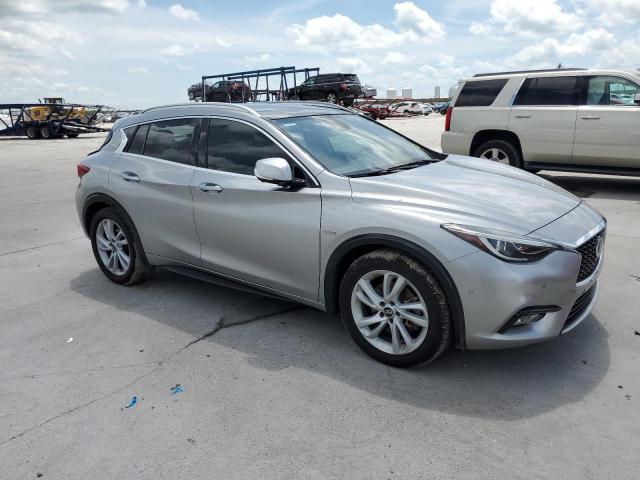 SJKCH5CP5JA049408 - 2018 INFINITI QX30 BASE SILVER photo 4