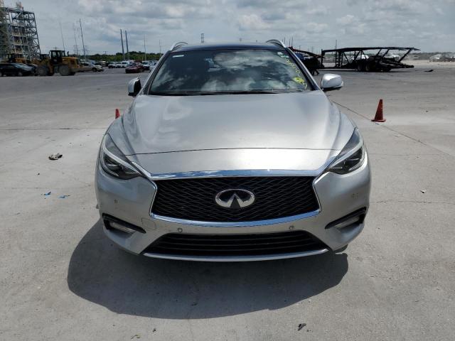 SJKCH5CP5JA049408 - 2018 INFINITI QX30 BASE 银色 照片 5