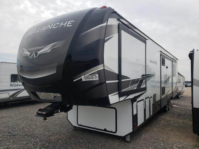 4YDF39526ME760004 - 2021 KEYSTONE AVALANCHE თეთრი ფოტო 2