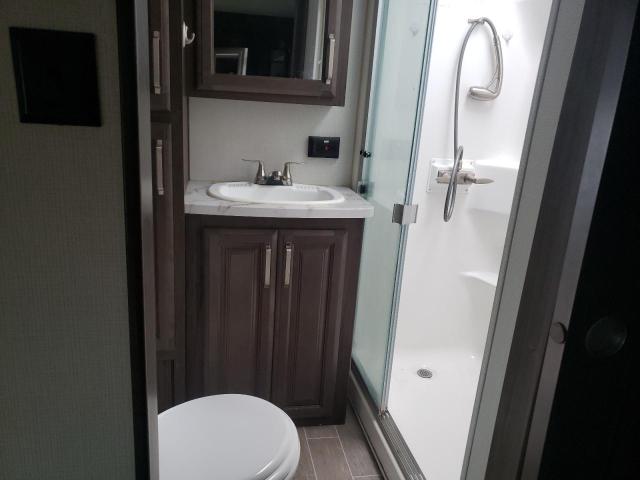 4YDF39526ME760004 - 2021 KEYSTONE AVALANCHE თეთრი ფოტო 8