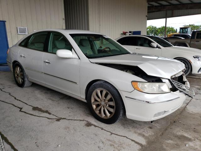 KMHFC46F17A216167 - 2007 HYUNDAI AZERA SE WHITE photo 4