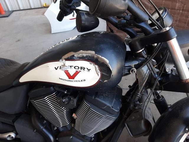 5VPWB36NXC3007440 - 2012 VICTORY MOTORCYCLES HIGH-BALL Schwarz Foto 9