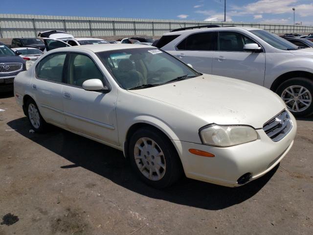 JN1CA31D01T802094 - 2001 NISSAN MAXIMA GXE WHITE photo 4