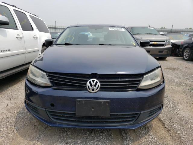 3VW2K7AJ9DM275126 - 2013 VOLKSWAGEN JETTA BASE أزرق صورة 5