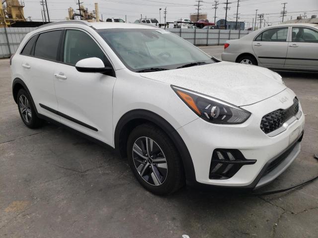 KNDCB3LC6N5546049 - 2022 KIA NIRO LX WHITE photo 4