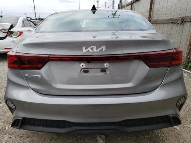 3KPF24AD0NE503071 - 2022 KIA FORTE FE SILVER photo 6