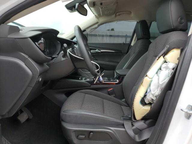 LRBFZMR4XPD203508 - 2023 BUICK ENVISION PREFERRED WHITE photo 7