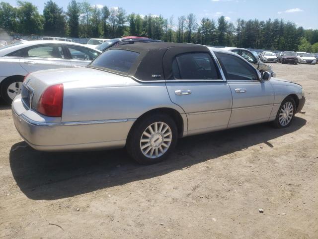 1LNHM81W54Y605014 - 2004 LINCOLN TOWN CAR EXECUTIVE SILVER photo 3