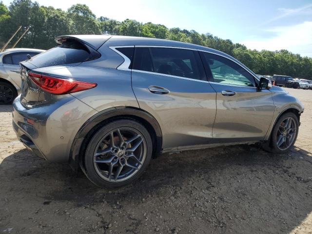 SJKCH5CPXJA004285 - 2018 INFINITI QX30 BASE PURE GRAY photo 3