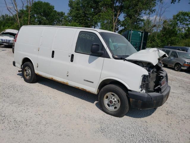 1GTHG35V051164953 - 2005 GMC SAVANA G3500 WHITE photo 4