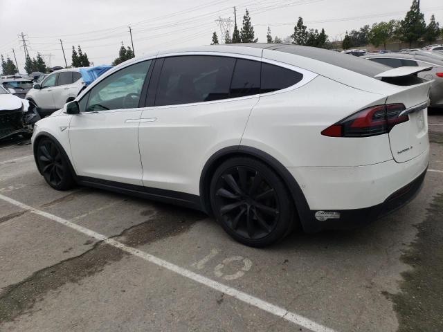 5YJXCAE22GF011969 - 2016 TESLA MODEL X WHITE photo 2