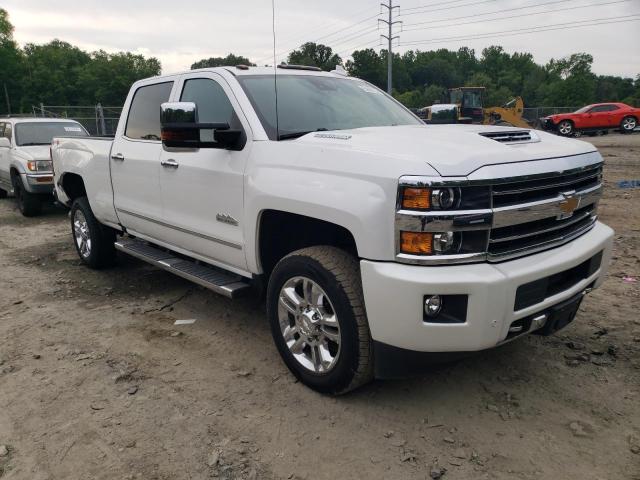 1GC1KXEY3JF258226 - 2018 CHEVROLET SILVERADO K2500 HIGH COUNTRY WHITE photo 4