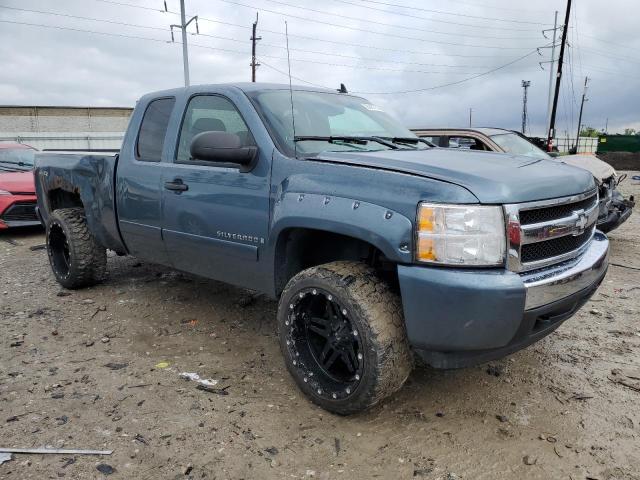 2GCEK19CX71673945 - 2007 CHEVROLET 1500 SILVE K1500 BLUE photo 4