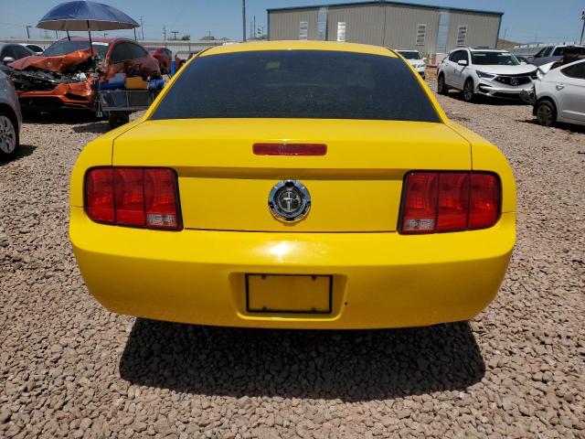 1ZVFT80N855191282 - 2005 FORD MUSTANG YELLOW photo 6