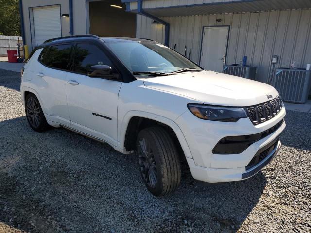 3C4NJDCN8PT533647 - 2023 JEEP COMPASS LIMITED WHITE photo 4