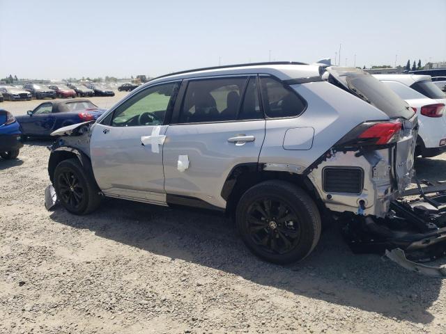 JTM16RFV2PD542875 - 2023 TOYOTA RAV4 SE SILVER photo 2