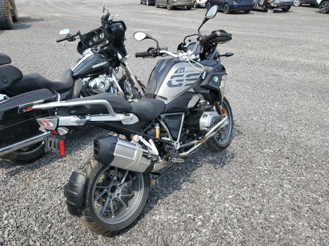 WB10A5105JZ641776 - 2018 BMW R1200 GS BLACK photo 4