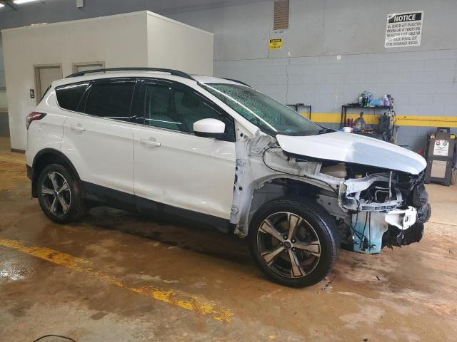 1FMCU9G9XHUB49851 - 2017 FORD ESCAPE SE WHITE photo 4