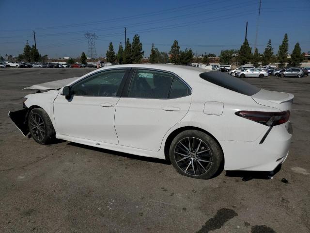 4T1G11AK2PU772256 - 2023 TOYOTA CAMRY SE NIGHT SHADE WHITE photo 2