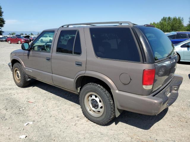 1GNDT13W6WK116242 - 1998 CHEVROLET BLAZER BROWN photo 2