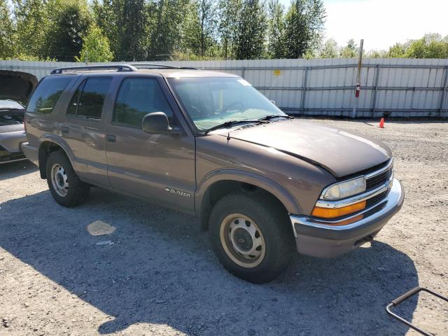 1GNDT13W6WK116242 - 1998 CHEVROLET BLAZER BROWN photo 4