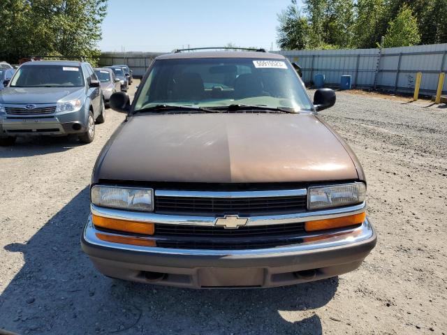 1GNDT13W6WK116242 - 1998 CHEVROLET BLAZER BROWN photo 5