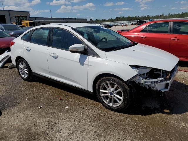 1FADP3F20FL264064 - 2015 FORD FOCUS SE WHITE photo 4