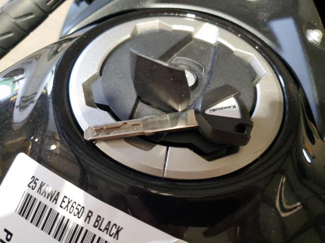 ML5EXER17SDAE6388 - 2025 KAWASAKI EX650 R BLACK photo 8