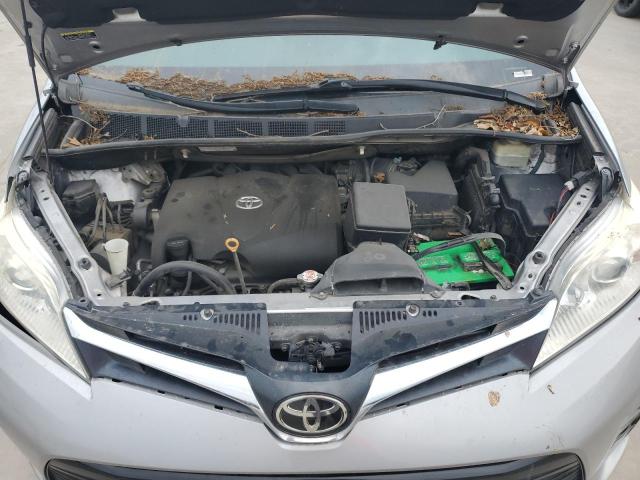 5TDKZ3DC2JS909067 - 2018 TOYOTA SIENNA LE SILVER photo 11