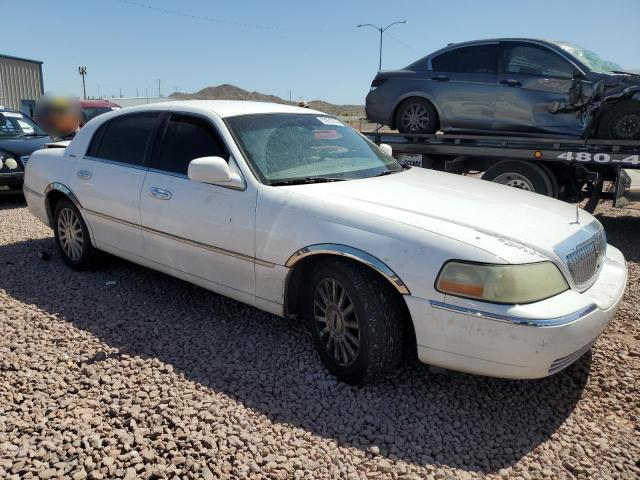 1LNHM81W43Y610431 - 2003 LINCOLN TOWN CAR EXECUTIVE WHITE photo 4