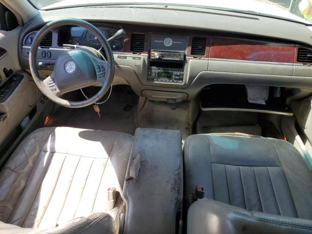 1LNHM81W43Y610431 - 2003 LINCOLN TOWN CAR EXECUTIVE WHITE photo 8