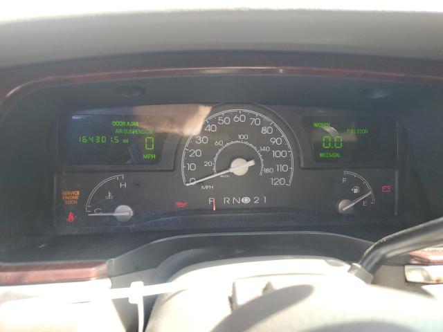 1LNHM81W43Y610431 - 2003 LINCOLN TOWN CAR EXECUTIVE WHITE photo 9