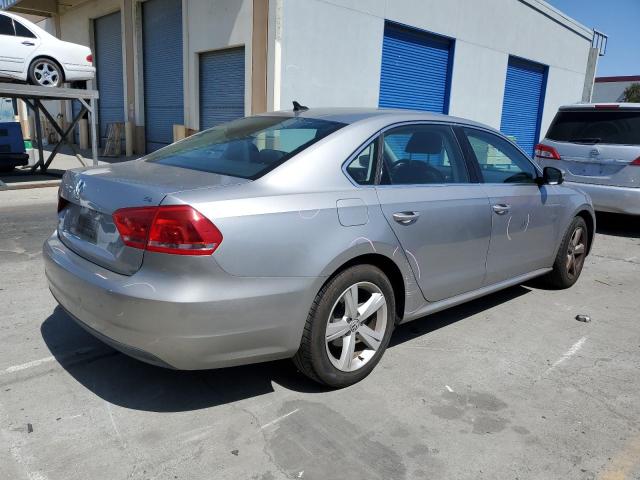 1VWBP7A30DC068435 - 2013 VOLKSWAGEN PASSAT SE GRAY photo 3