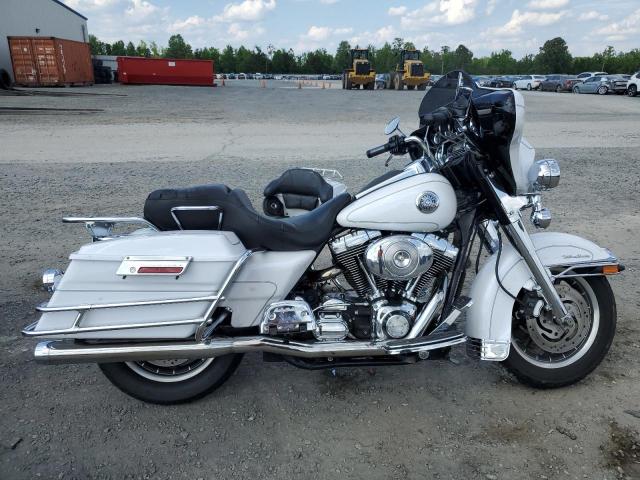 1HD1FCW174Y627966 - 2004 HARLEY-DAVIDSON FLHTCUI 白色 照片 1