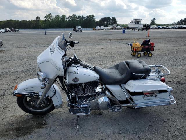 1HD1FCW174Y627966 - 2004 HARLEY-DAVIDSON FLHTCUI 白色 照片 3